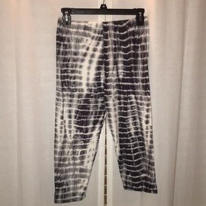 very soft cropped leggings. tie-dye pattern